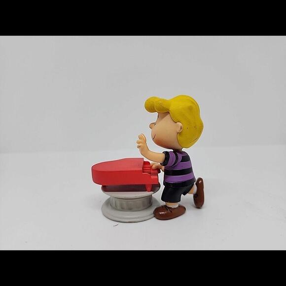 Peanuts Schroeder Character From Charlie Brown Red Piano  Toy Figure - Picture 4 of 6